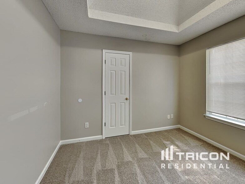 Building Photo - 5431 Sapphire Cir