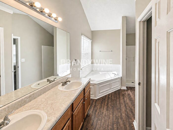 Building Photo - 507 Dominion Ct