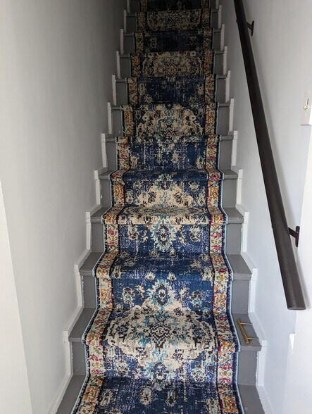 Building Photo - 8 Pleasant St