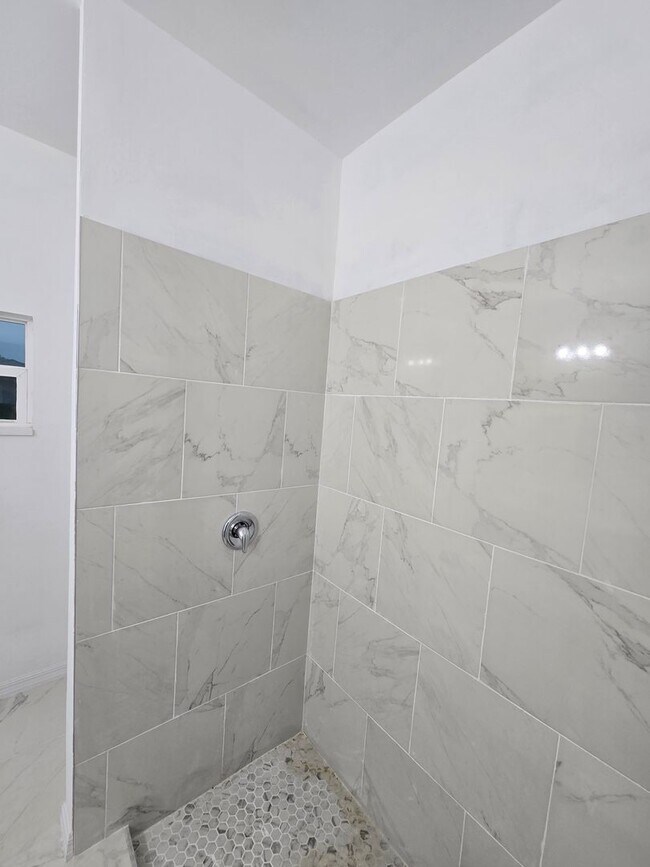 Building Photo - BRAND NEW THREE BEDROOM, 2 BATH, 1 CAR GAR...