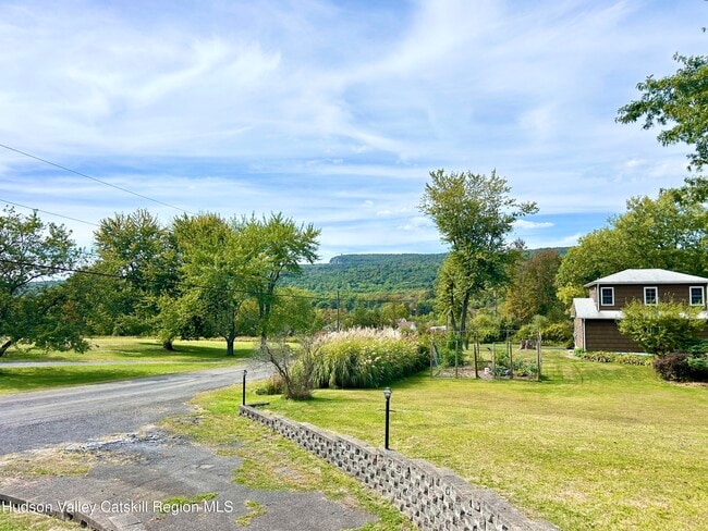 Building Photo - 11 Julia Ave