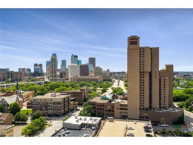 Building Photo - 20 NE 2nd St