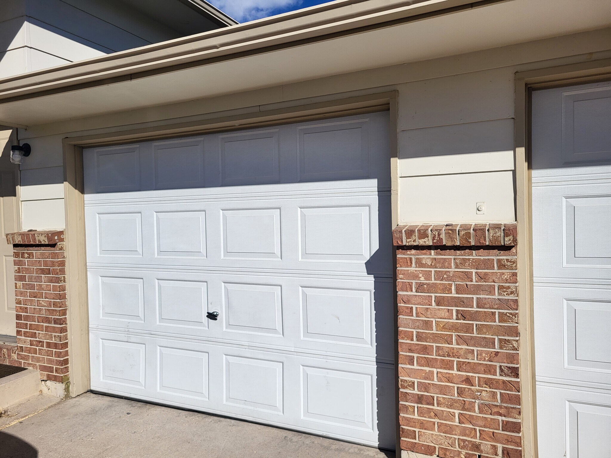 Garage - 1405 Tappan Cir