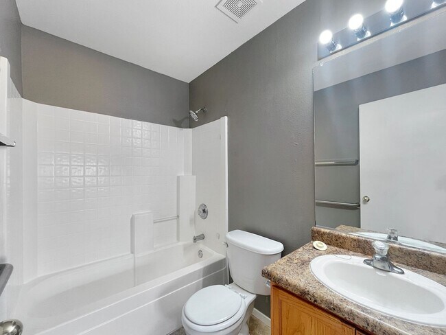 Building Photo - BIG VALUE small price