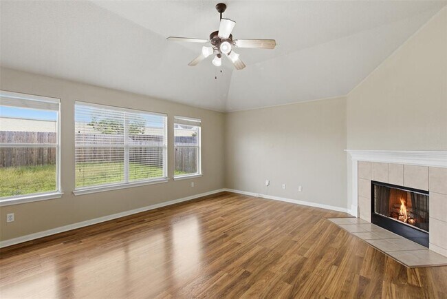 Building Photo - 924 Abbeyglen Castle Dr