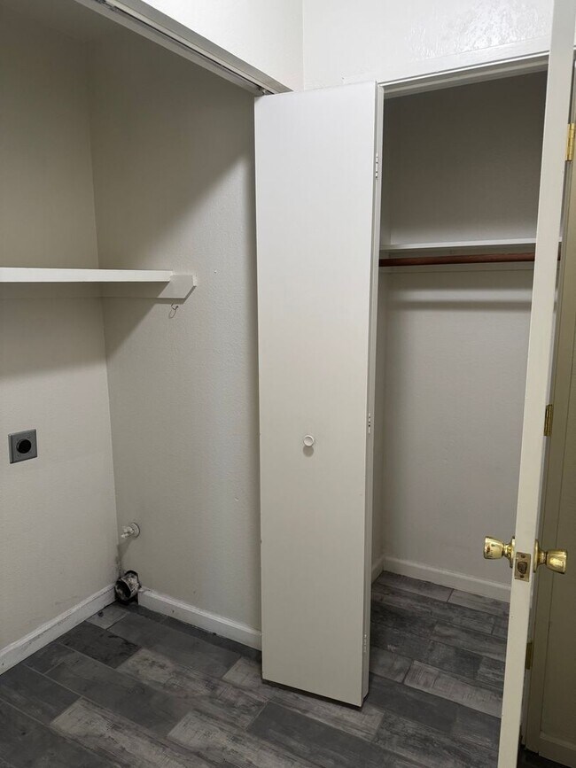 Building Photo - 2556 Sabre Ct