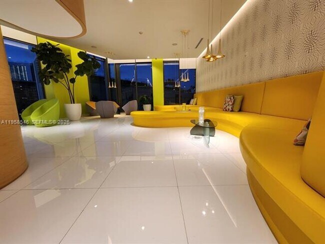 Building Photo - 501 NE 31st St