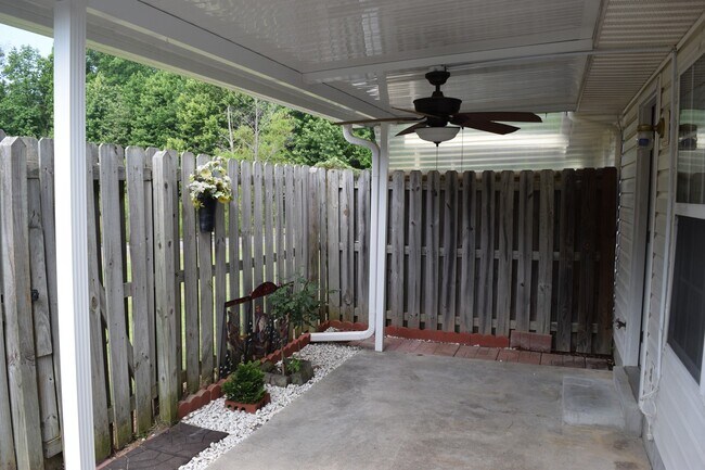 Building Photo - 311 Beech Ln