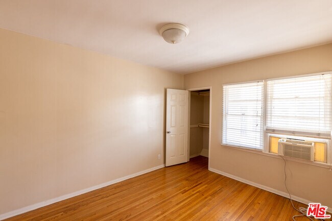 Building Photo - 8537 Cashio St