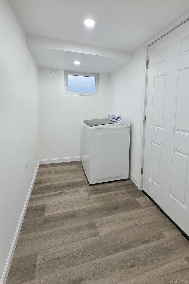 Building Photo - 113 Yoakum Ave