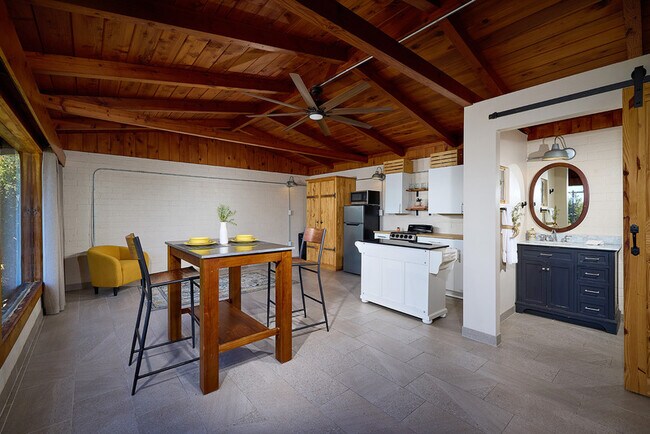 Building Photo - 2136 Foothill Dr