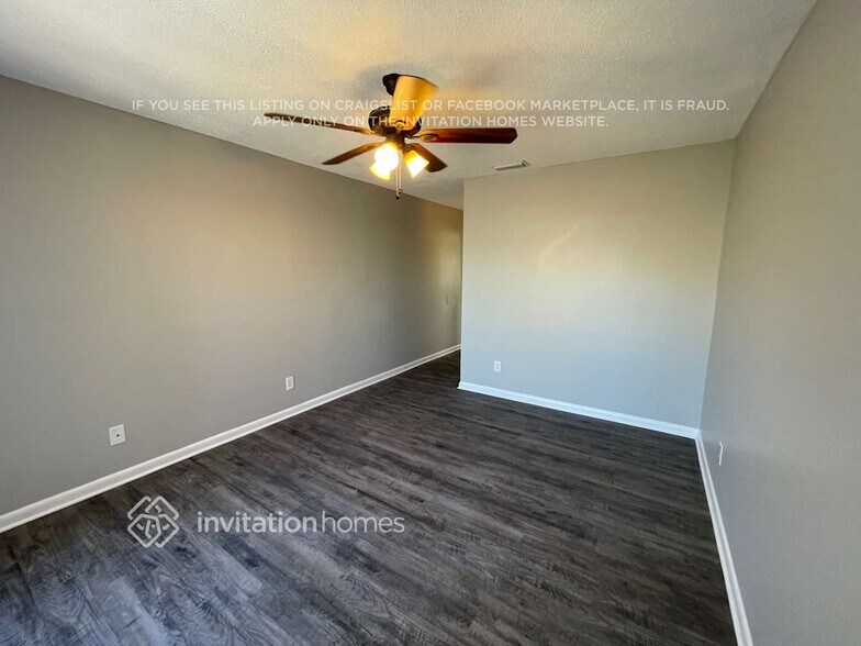 Building Photo - 7813 Chaperon Ct