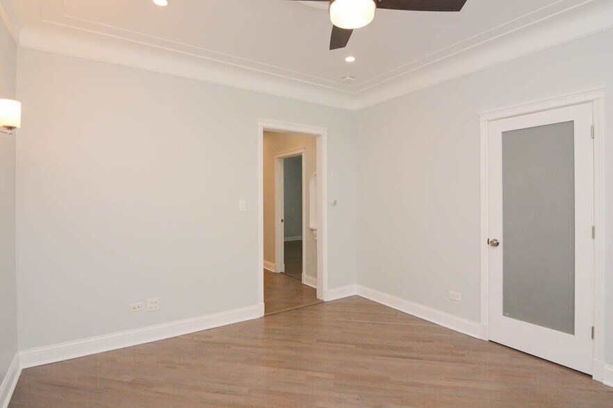 Building Photo - 3144 N Oakley Ave