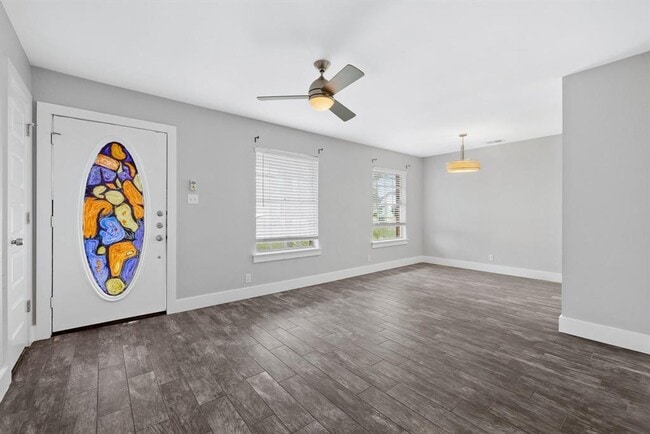 Building Photo - 3910 Hillside Dr