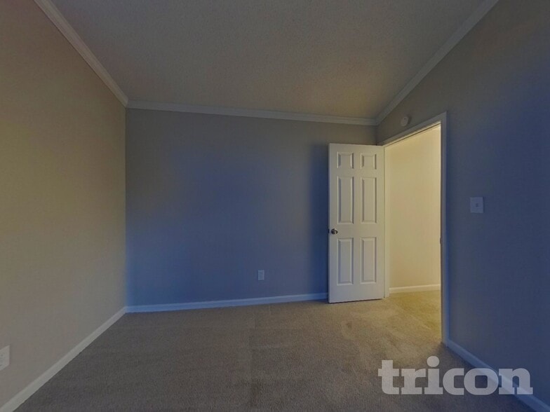 Building Photo - 149 Lantana Dr