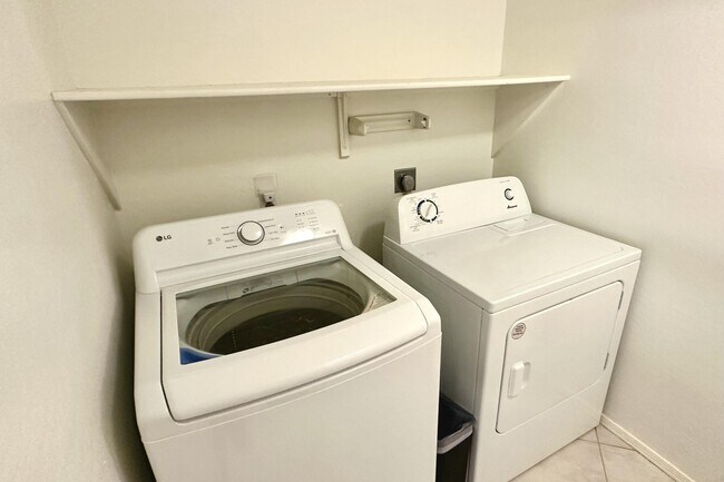 Building Photo - 4256 E Chaparosa Way