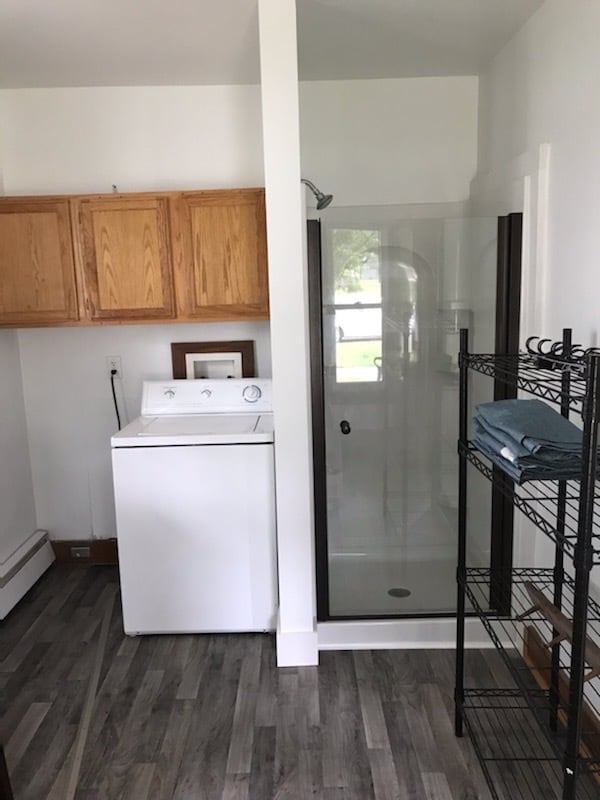Laundry/Shower - 319 Stewart Ave B Marlena