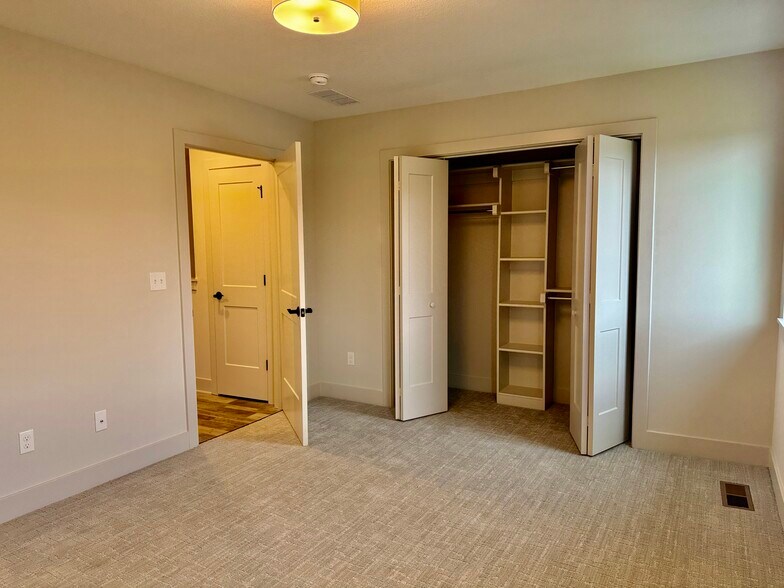 Master bedroom - 22912 W 72nd Ter