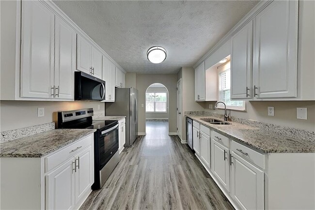 Building Photo - 658 Castlebrooke Way SE