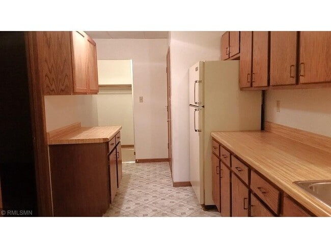 Building Photo - 111 1/2 N Main St