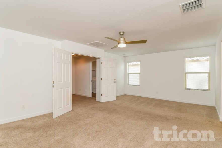 Building Photo - 4761 S Mole
