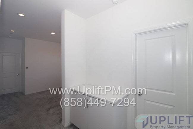 Building Photo - 36351 Elizabeth Ln