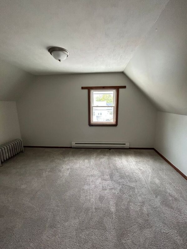 Building Photo - 22 Maple Terrace