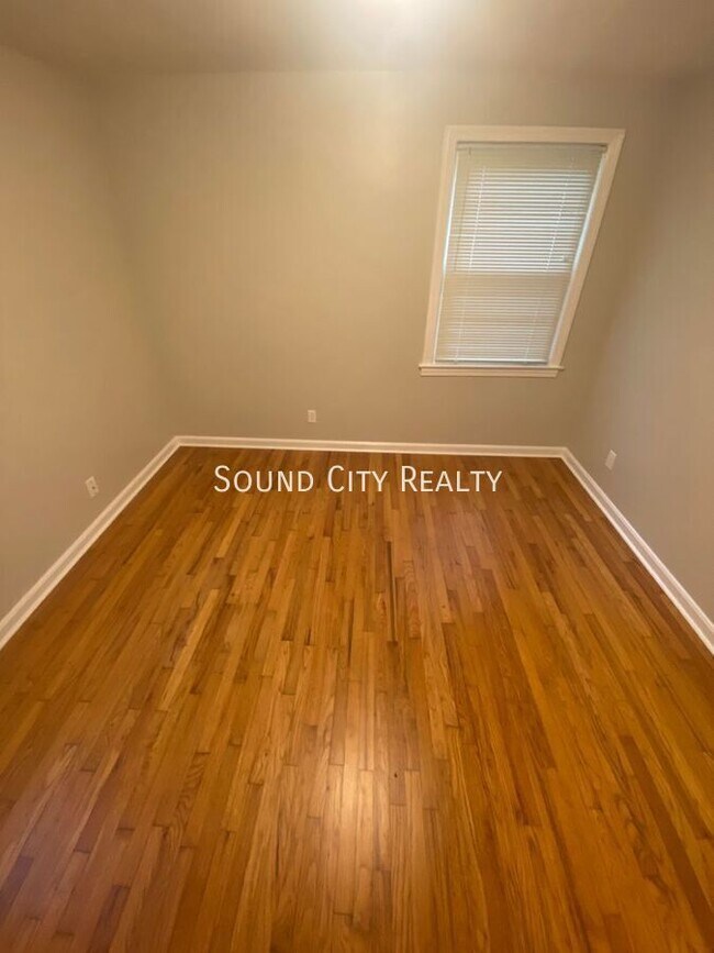 Building Photo - 265 Sunrise Ave