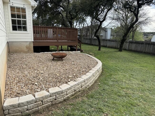 Building Photo - 104 Cowal Dr S