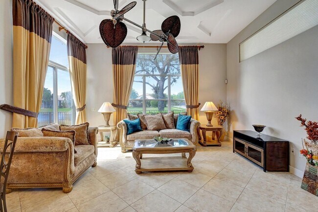 Building Photo - 9315 Via Classico W