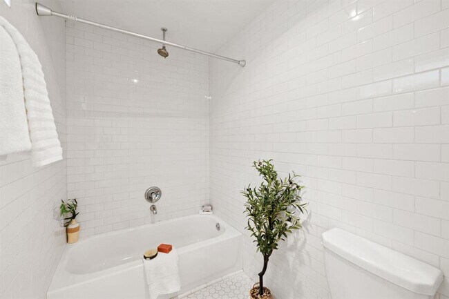 Building Photo - 1101 Shoal Creek Blvd