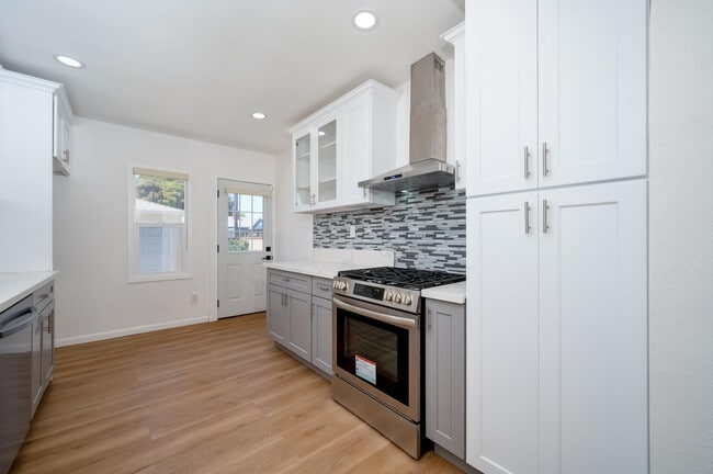 Building Photo - 8807 Cimarron St