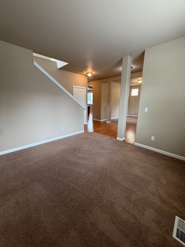 Building Photo - 1415 Grindstone Dr SE