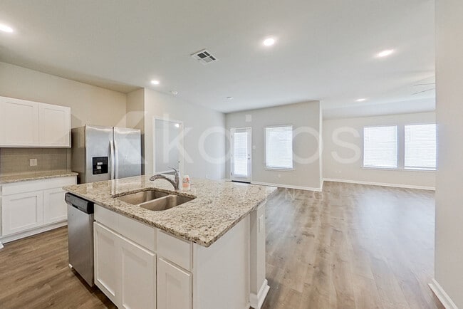 Building Photo - 112 ORTHELLO COURT