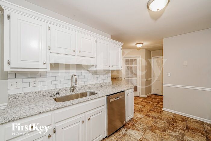 Building Photo - 501 Baronne St