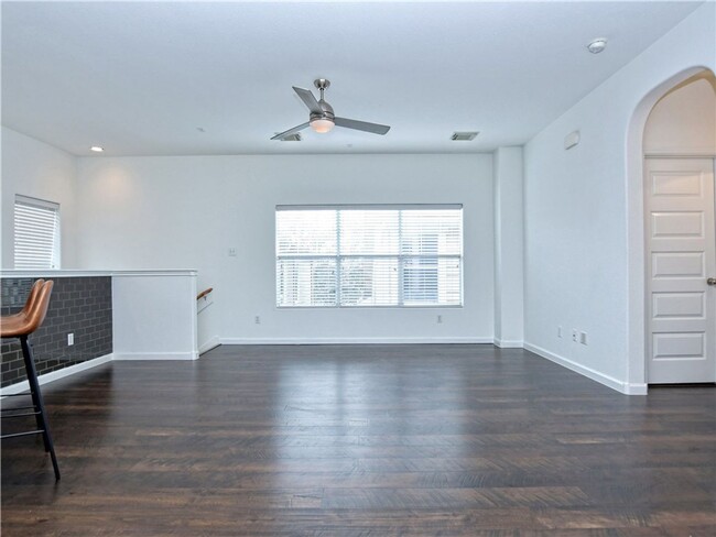 Building Photo - Gorgeous Condo in Edgewick!