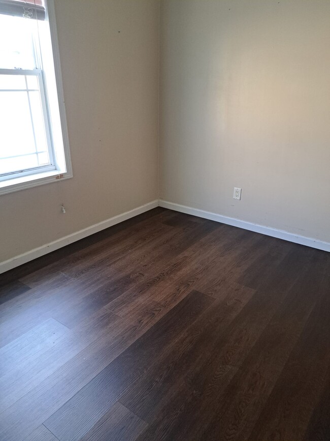 Building Photo - 2525 Esplanade St