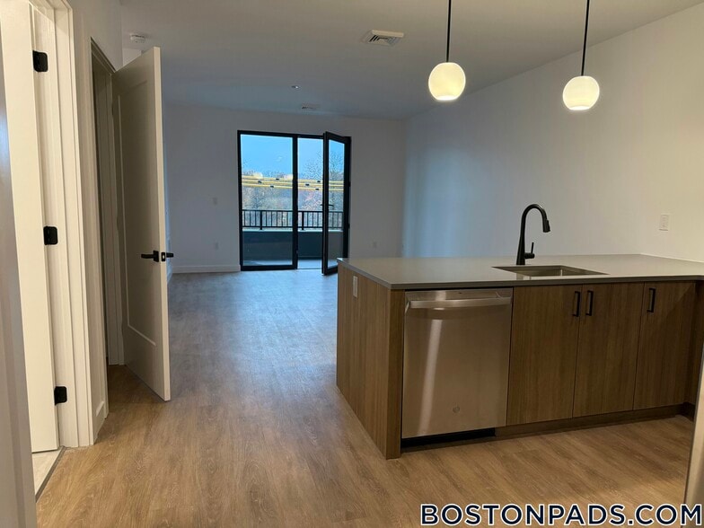 Building Photo - 199 Gardner St