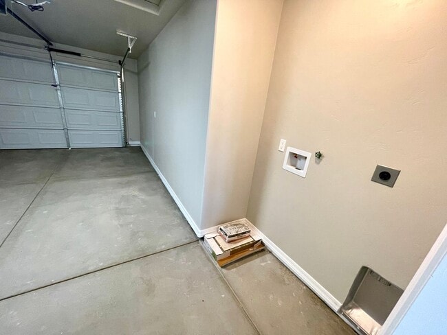 Building Photo - Cute home built in 2023 with garage and la...