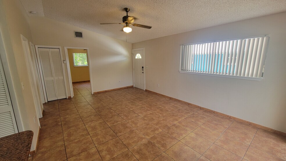 Building Photo - 44 Gumbo Limbo Ave