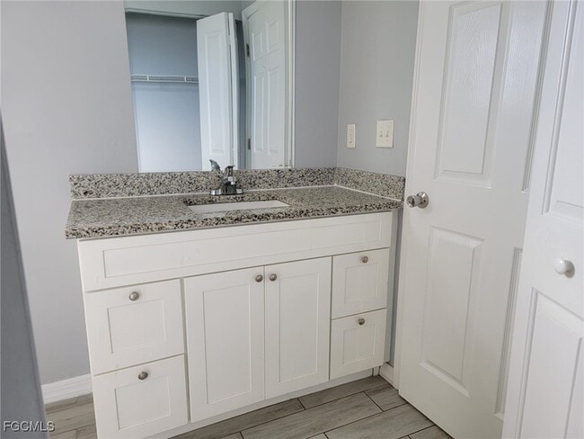 Building Photo - 2210 Haviland Ave S