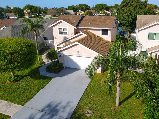 Building Photo - 3875 Circle Lake Dr