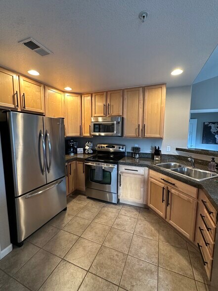 kitchen - 6253 Kilmer Loop