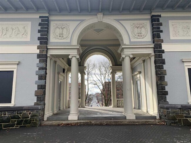 Building Photo - 517 74th St