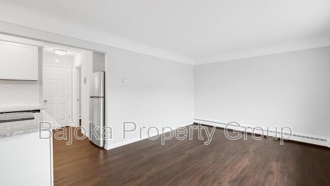 Building Photo - 1615 W Nine Mile Rd