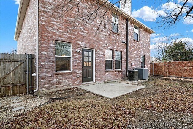 Building Photo - 10876 Rankin Dr