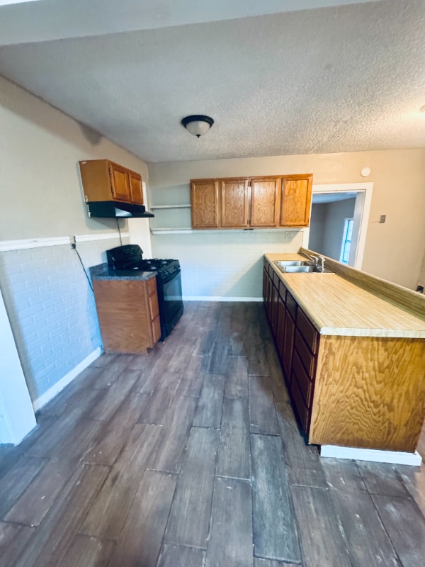 Building Photo - 889 Baker Rd