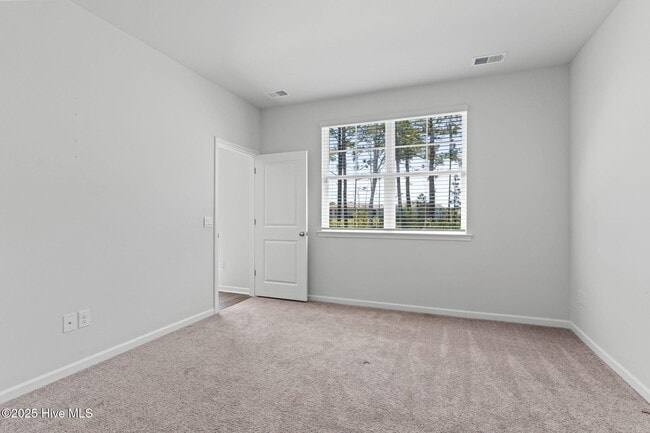 Building Photo - 1760 RIVERTON Dr SE