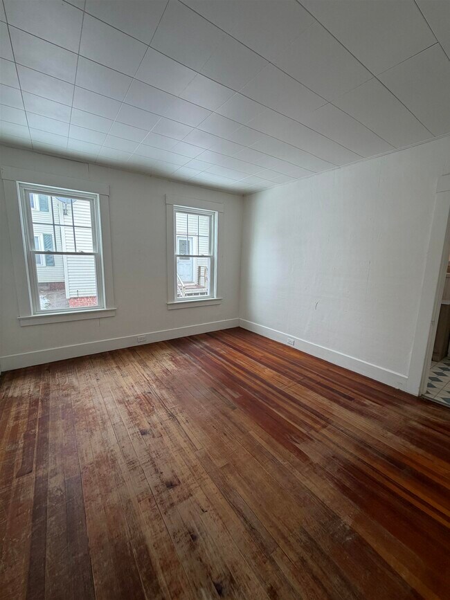 Building Photo - 78 Central St