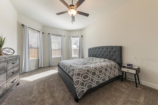 Building Photo - 2812 Sebring Cir